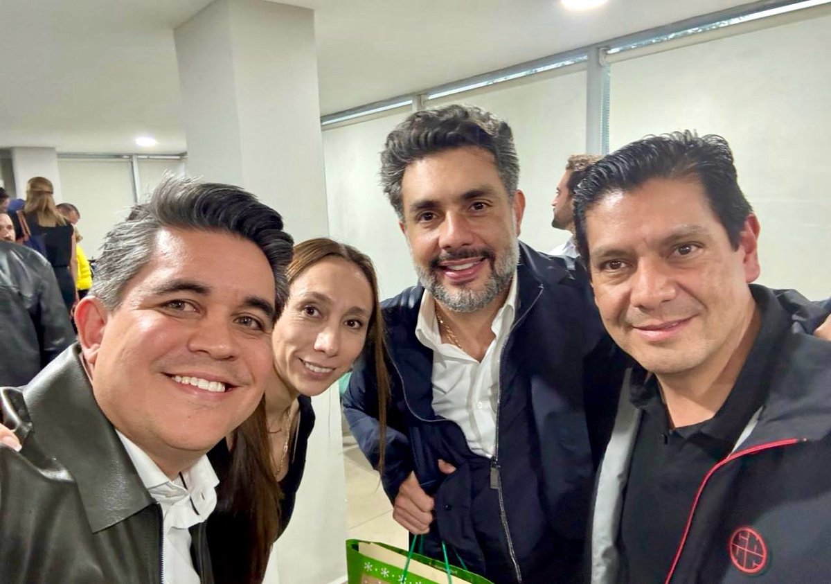 Ricardo Madrid (@ricardomadridp) on Twitter photo Acá andamos chambeando en el #Verde Nacional 🟢🇲🇽 con mis amigos Nayeli Fernández, <a href="/ChuchoSesmaPVEM/">Jesús Sesma</a> y <a href="/ernesto_nu/">Ernesto Núñez Aguilar</a> 😎.
¡Gran equipo, con visión y mucho compromiso de construir un México más fuerte 💪✅! Acá andamos chambeando en el #Verde Nacional 🟢🇲🇽 con mis amigos Nayeli Fernández, <a href="/ChuchoSesmaPVEM/">Jesús Sesma</a> y <a href="/ernesto_nu/">Ernesto Núñez Aguilar</a> 😎.
¡Gran equipo, con visión y mucho compromiso de construir un México más fuerte 💪✅!