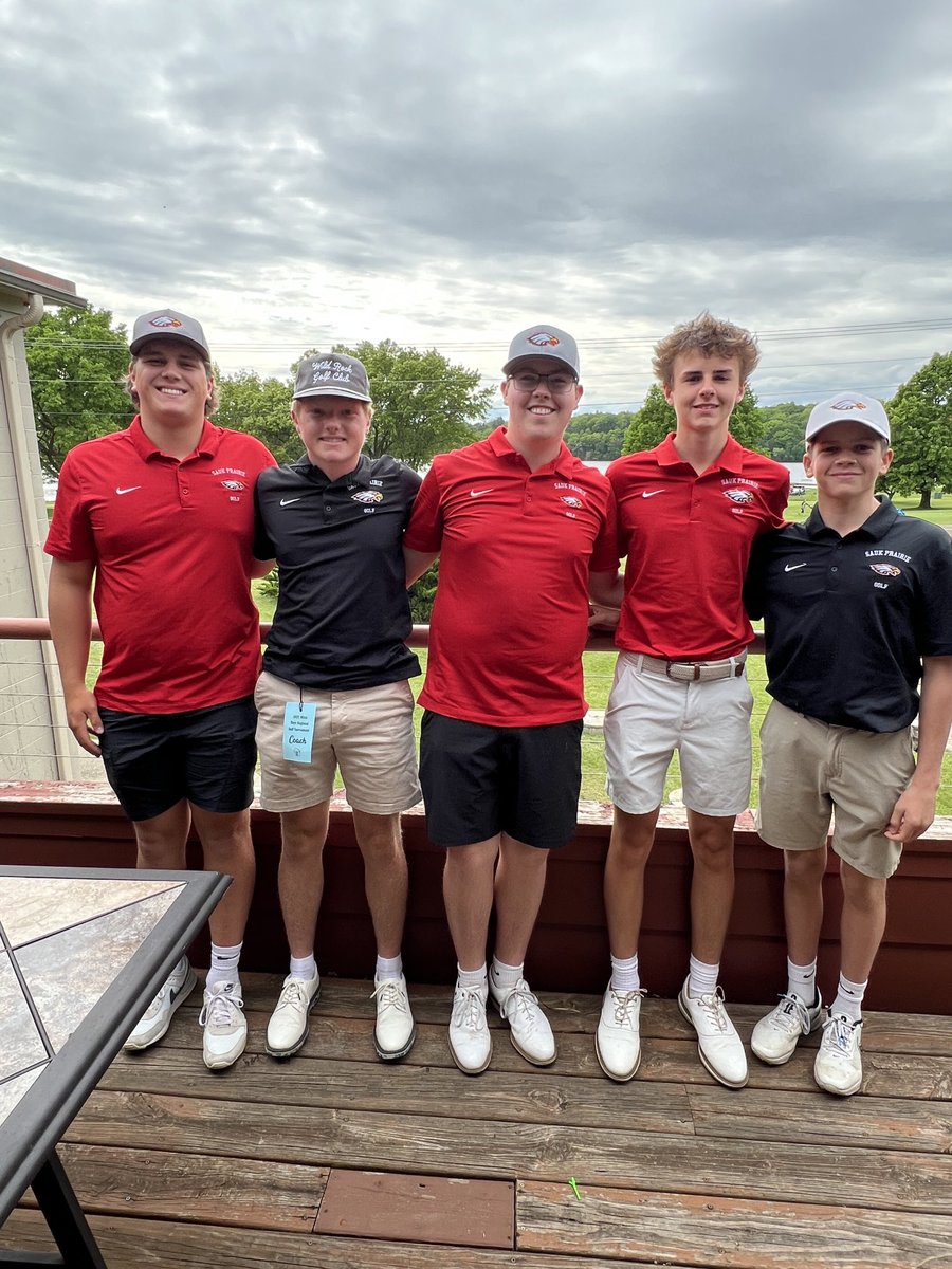 We battled hard but unfortunately weren’t able to qualify as a team for Sectionals today. These guys had a great season and should be very proud of themselves!  Good luck to Graysen Dunn as he plays in the WIAA Sectional as an individual qualifier. 🦅⛳️🏌