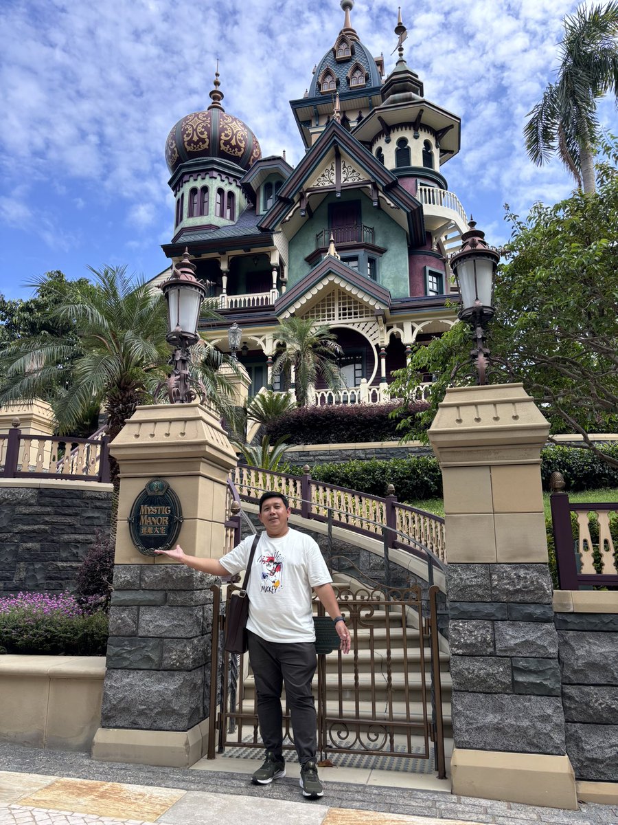 daddyjcebu's tweet photo. Visited The Happiest Place on Earth https://t.co/00fBX6Bb3T