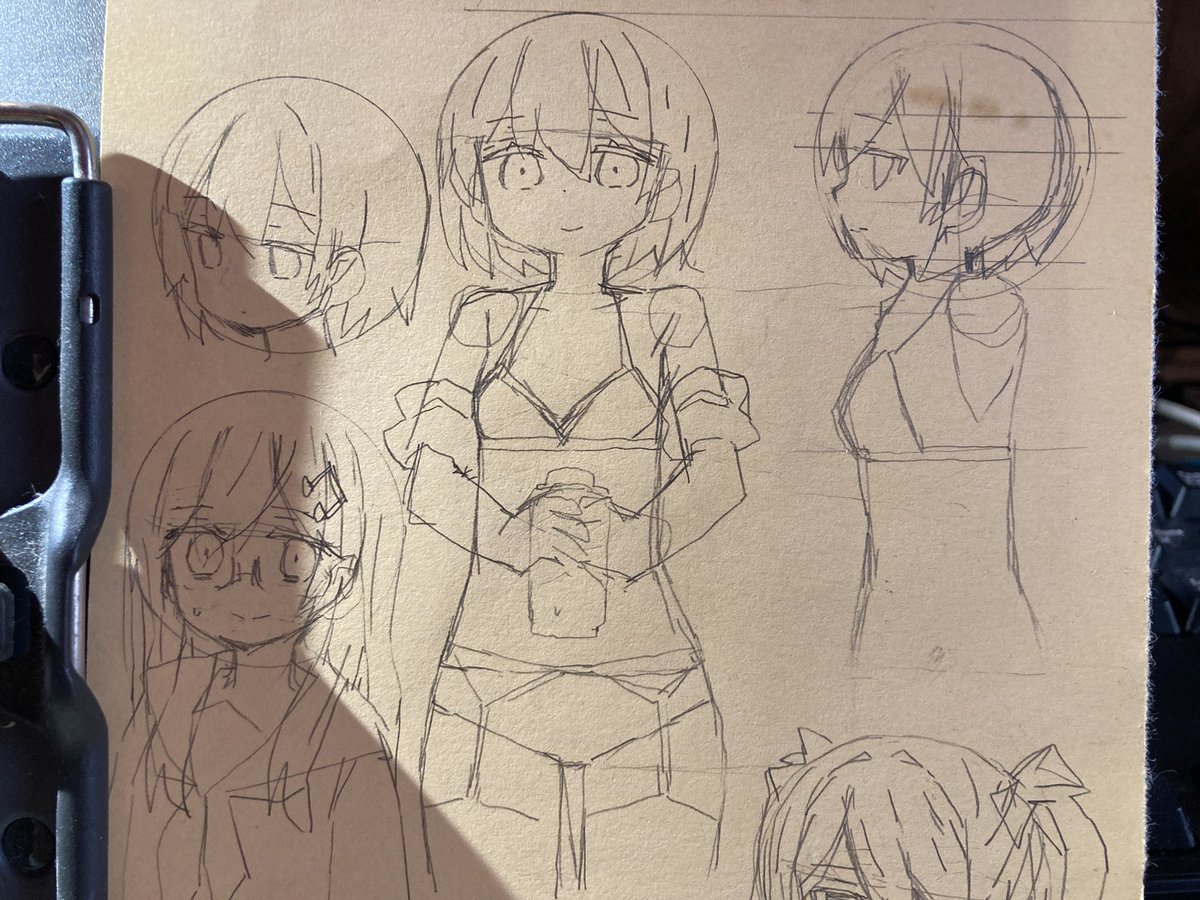 横顔とか50回しか描いた事ないから
描きにくすぎるんよ 