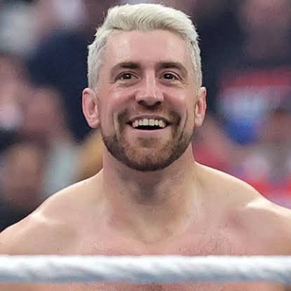 stevtqny's tweet photo. he got that himbo face but you know he's going to DESTROY you in bed at night https://t.co/j8mJkEIRay