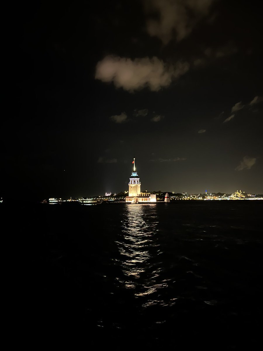 ozgeedmr55's tweet photo. Real Istanbul #Eurovision2025 #Eurovision #İstanbul https://t.co/JexihGw2W3