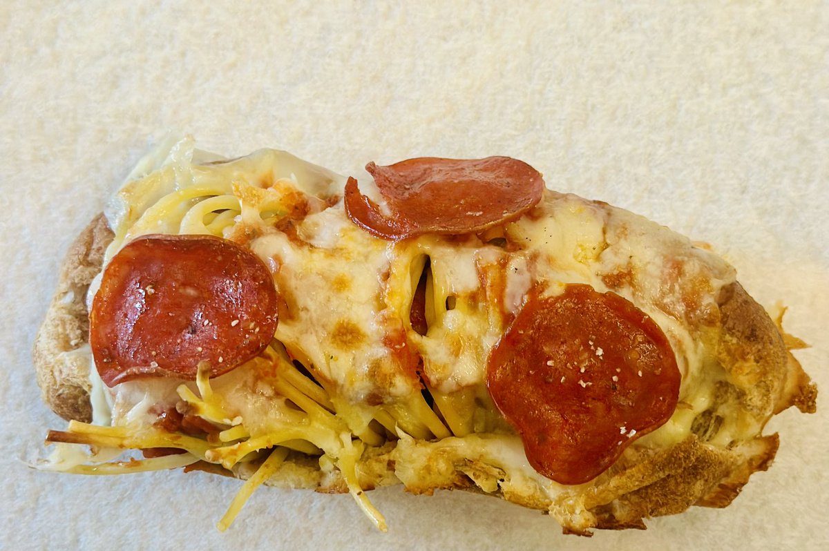 KoppNathan's tweet photo. Hey @stoolpresidente we all know “One Bite Everybody Knows The Rules” even for Pizza Spaghetti  Hotdogs! 8.3 that’s the score! https://t.co/S2o6cyUQnI