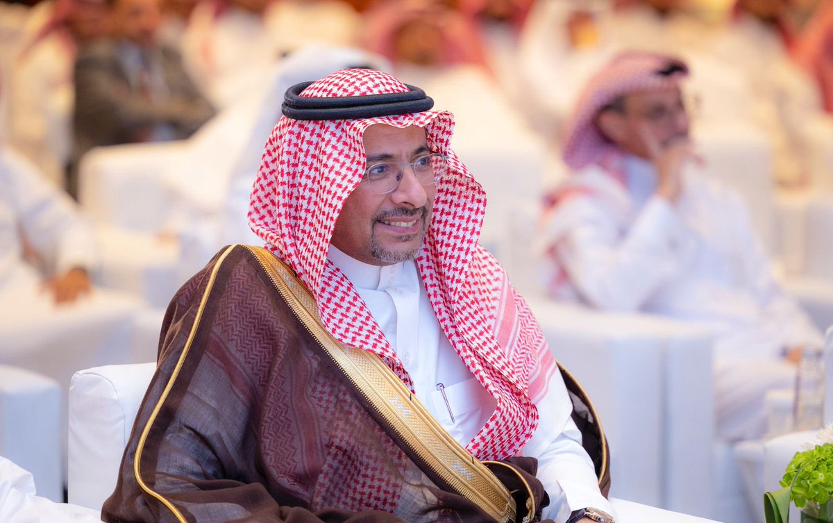بندر إبراهيم الخريف Bandar Alkhorayef (@balkhorayef) on Twitter photo سعدت بمشاركة زملائي في <a href="/TheSaudiEA/">جمعية الاقتصاد السعودية</a> احتفالهم بمرور 40 عامًا على تأسيس هذه الجمعية العريقة، حيث استحضرت خلالها ذكريات سنوات مضت عندما كنت عضوًا فيها، وهي تجربة ثرية شكلت محطةً مهمة في مسيرتي المهنية، وأسهمت في تعزيز اهتمامي المتواصل بقضايا التنمية والفكر الاقتصادي الوطني سعدت بمشاركة زملائي في <a href="/TheSaudiEA/">جمعية الاقتصاد السعودية</a> احتفالهم بمرور 40 عامًا على تأسيس هذه الجمعية العريقة، حيث استحضرت خلالها ذكريات سنوات مضت عندما كنت عضوًا فيها، وهي تجربة ثرية شكلت محطةً مهمة في مسيرتي المهنية، وأسهمت في تعزيز اهتمامي المتواصل بقضايا التنمية والفكر الاقتصادي الوطني