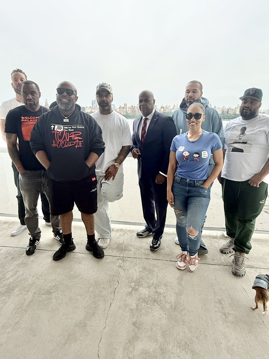 rasjbaraka's tweet photo. Just wrapped a great interview with @JoeBudden and the @JoeBuddenPod crew. Stay tuned. https://t.co/zYzWh9phlu