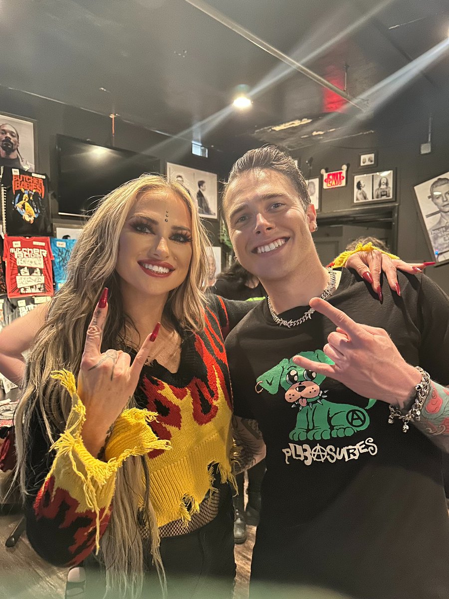 ButcherBabies's tweet image. Something special will be yours on Friday! 💔