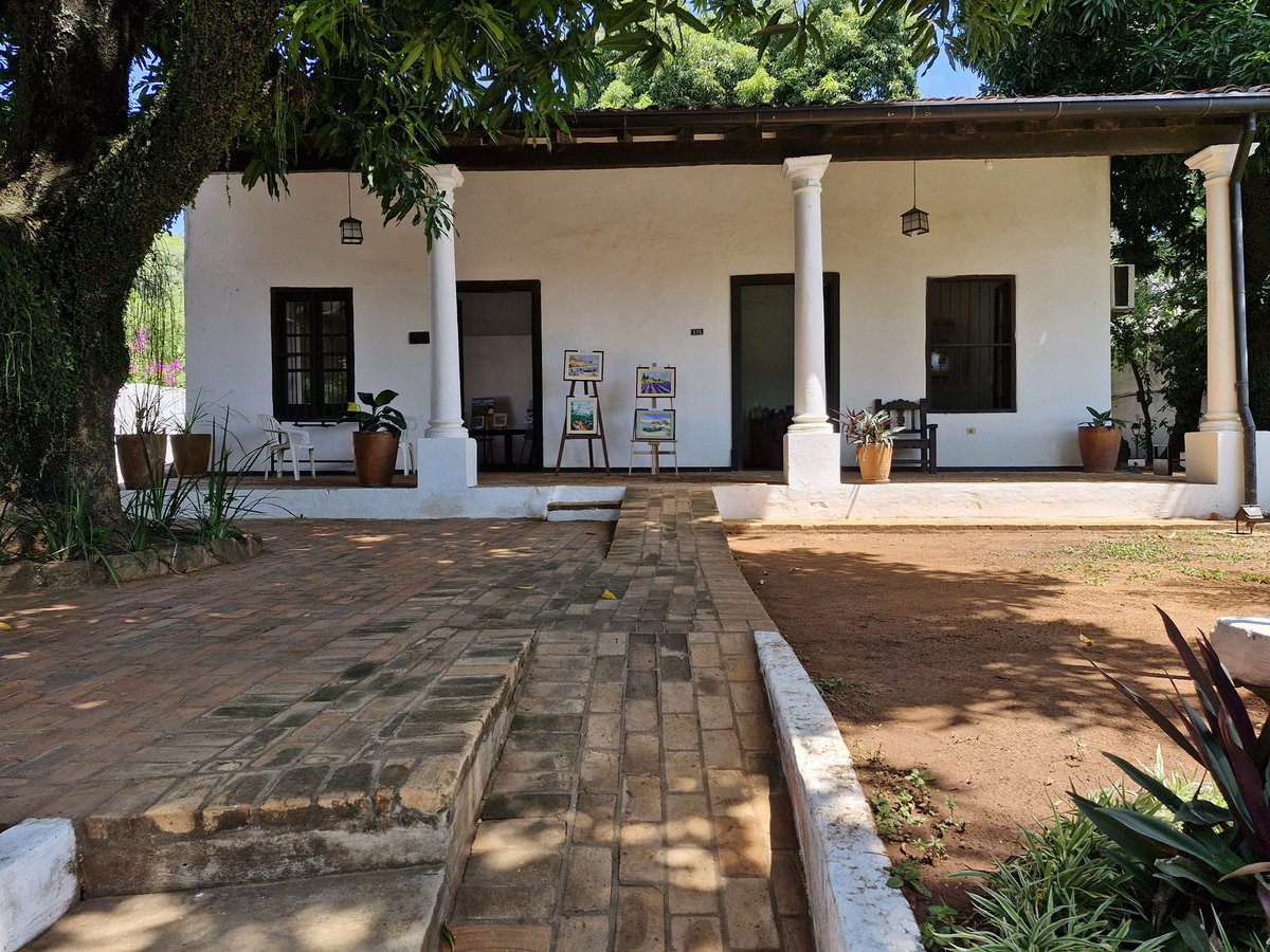 La ciudad de Areguá te espera con muchas opciones para este fin de semana ⚱️🙌🏻🇵🇾

📍 El sábado 31 de mayo y domingo 1 de junio artesanos de Areguá, Itá y Tobati estarán feriando frente a la Casona de la Senatur (de la Candelaria 515, Areguá) y frente a CEPROCA,