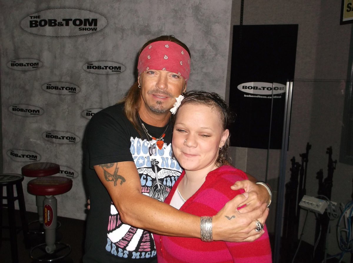 TabiColton007's tweet photo. @bretmichaels @IMS I got to rock with you in memory of my cousin Rachel and it was awesome!!!❤️❤️🏁🏁 https://t.co/sHBIpOa245