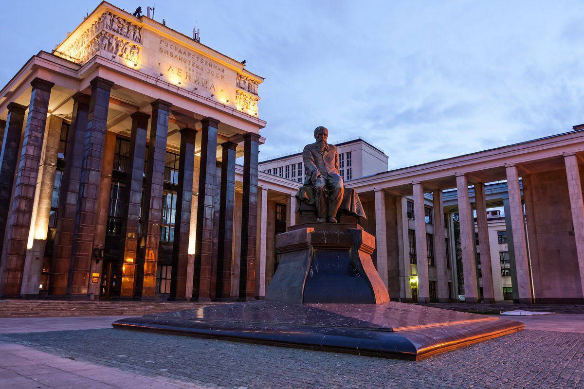 Russia's tweet photo. 📚 Today is All-Russia Library Day!

Since the foundation of Russia’s first public library in 1795, the day has honoured librarians who foster a love of learning

With 40k+ libraries nationwide, Russia is one of the world's top book-reading nations, preserving knowledge &amp; culture https://t.co/46Djf0reCg