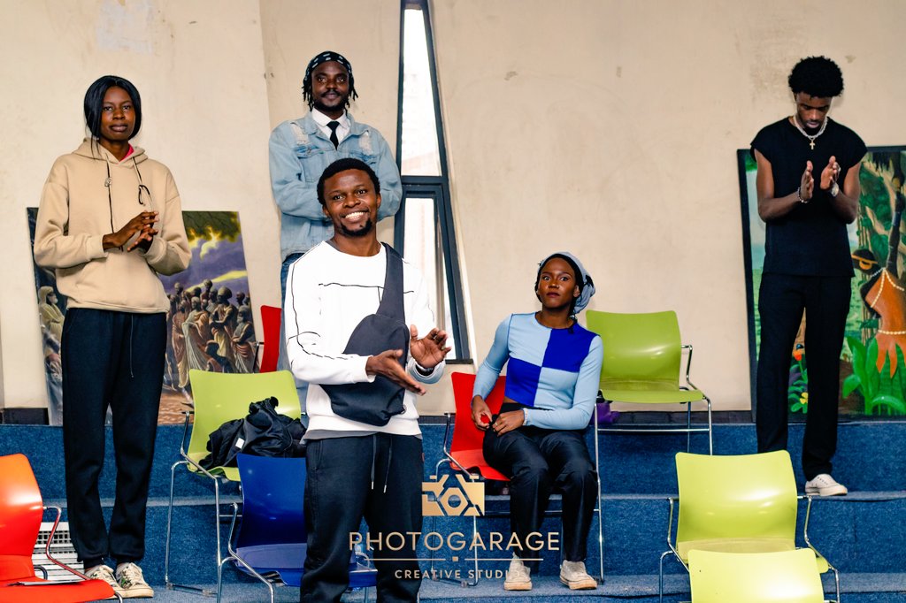 revivedartists's tweet photo. Msanii Usifumble info-sessions have been going well so far...last week was massive and knowledge in that auditorium was indeed priceless. Don't miss to pull through this final session. https://t.co/OGiuBJMOHo