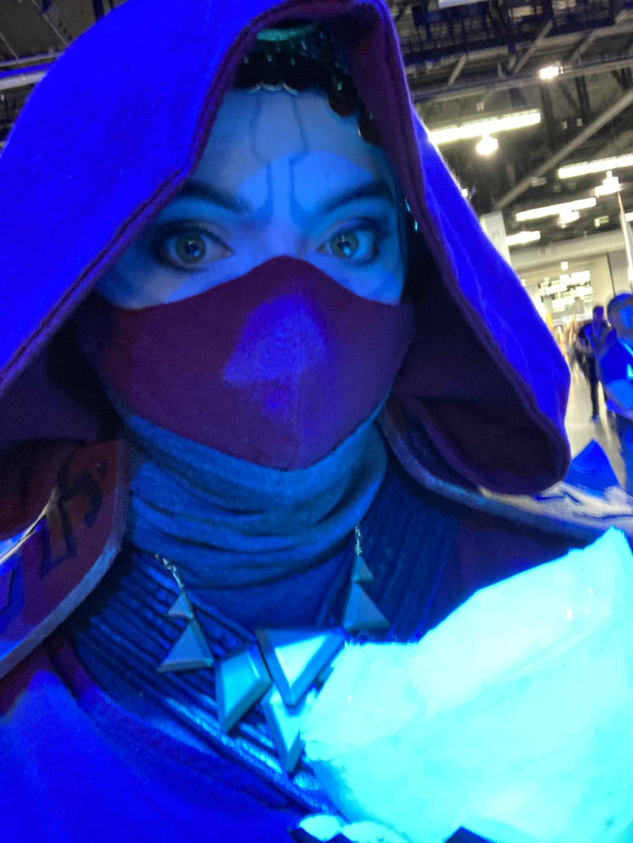 I can’t believe this was 3 years ago. 
I was lucky enough to be at the Live Stage at Star Wars Celebration dressed as Merrin when this trailer was first shown. 
Such a crazy cool memory. 
I can’t wait to make more with the 3rd game. 👀💚