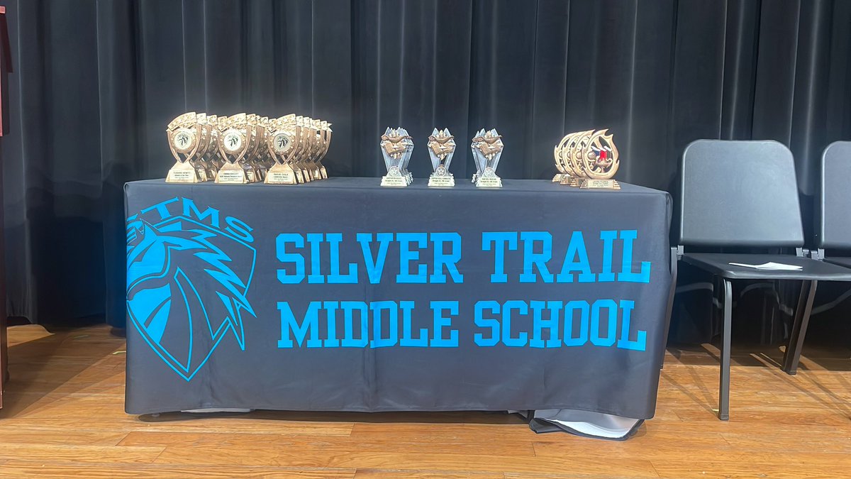 DelMMarrero's tweet photo. Celebrating our 8th scholars ! Over 130 students are receiving awards for their hard work and dedication. I’m so proud to be a #mustangs #stms #bcps #ppines
Choose the best ! Choose BCPS ! https://t.co/sEdO5NDZzn