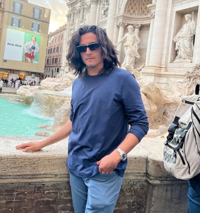 ES QUE CARLOS SE VE BIEN BONITO