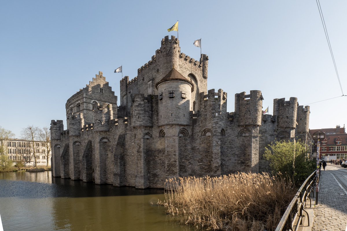 So many people commenting Belgium under this post🤡

“BuT iT hAs So MuCh uGlY tHo” as if that wasn’t the case for pretty much anything built after WWII in Europe 

Saying ‘Belgium’ is a disingenuous, low-IQ answer