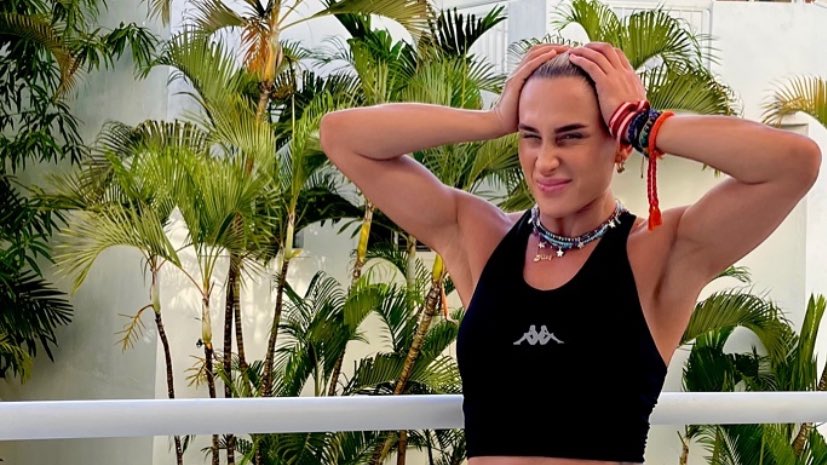 Sema Aydemir’in Survivor macerasına bu fotoğraf ile başladık ve bu zamana kadar hep birlikte tanıklık ettik. Onu izlerken yalnızca bir yarışmacıya değil, hayata karşı dimdik duran, mücadeleci bir kadına şahit olduk. Attığı her adımda gücünü, gözyaşlarında bile zarafetini