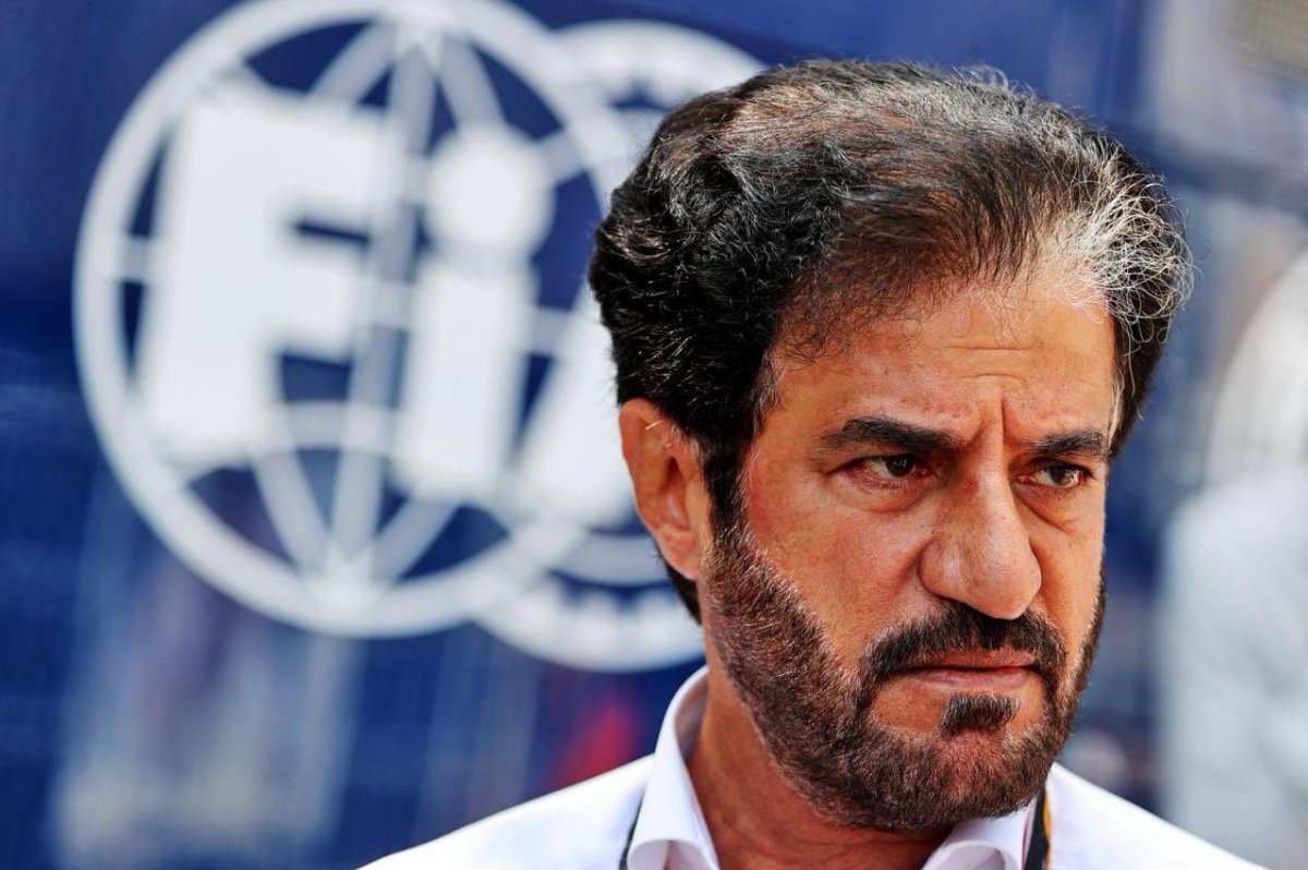 F1HP4's tweet photo. 🚨 El presidente de la FIA, Ben Sulayem, dispara contra la F1 🚨

"Se han hecho tratos injustos con la FIA. No me parece lógico que un piloto y un director de equipo (de Fórmula 1) ganen más dinero que toda la FIA, y que esta sea dueña del campeonato. ¿Es justo?".

#Formula1 #F1 https://t.co/mGQcbHQOxr