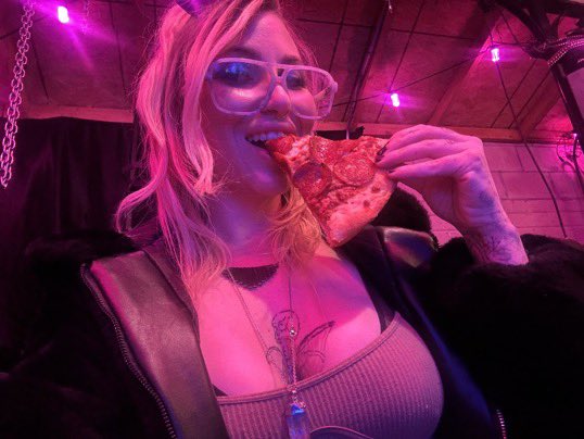 goddessdomangel's tweet photo. Just me and my bitch🐕‍🦺😂🍕🍕 https://t.co/jfJs9n8AcC
