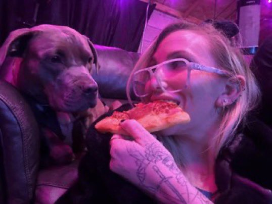 goddessdomangel's tweet photo. Just me and my bitch🐕‍🦺😂🍕🍕 https://t.co/jfJs9n8AcC
