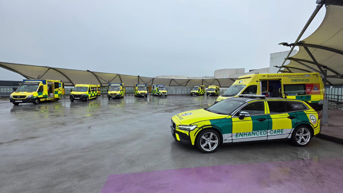 NEImmediateCare's tweet image. A bit rainy in Northumberland 😊

Regardless of the weather our volunteers are out supporting North East Ambulance Service. 

@t_riple9 @NorthumbriaNHS #volunteer #volunteers #unpaid #charity #team #doctor #paramedic #ambulance #emergency #999 @HelipadHELP @BASICS_HQ