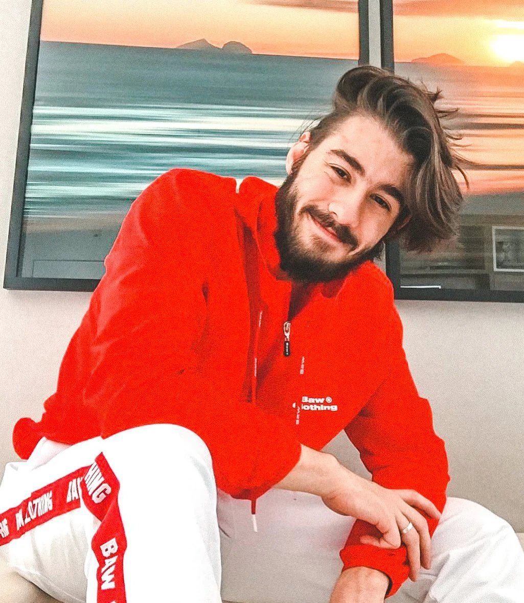 WellingtonKart's tweet image. Imagina chegar na santa ceia e perguntar `` quem é esse cara´´ se referindo a jesus 
LEO SANTI