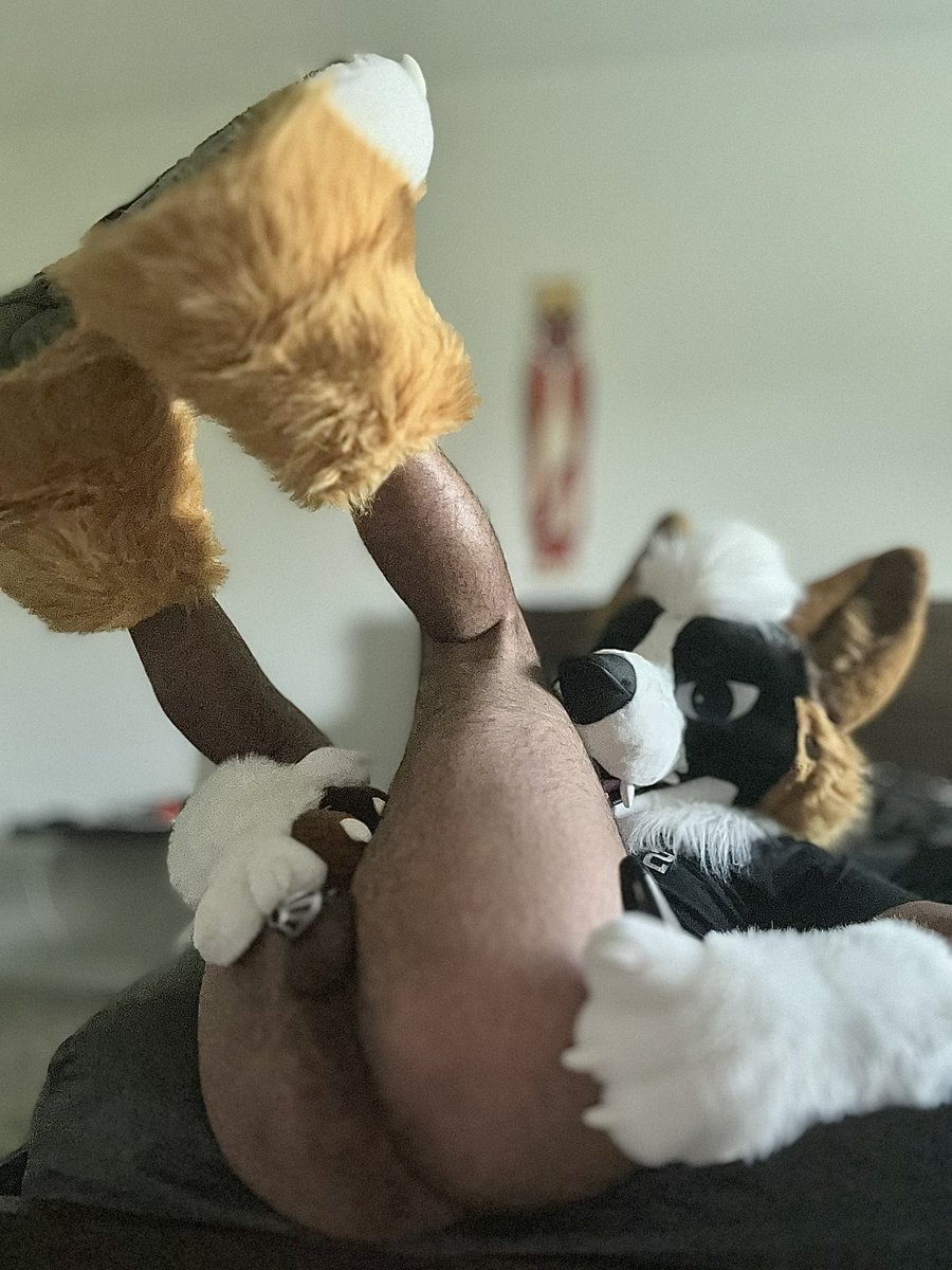 Who wants to help Roth stretch out?~ 🥵