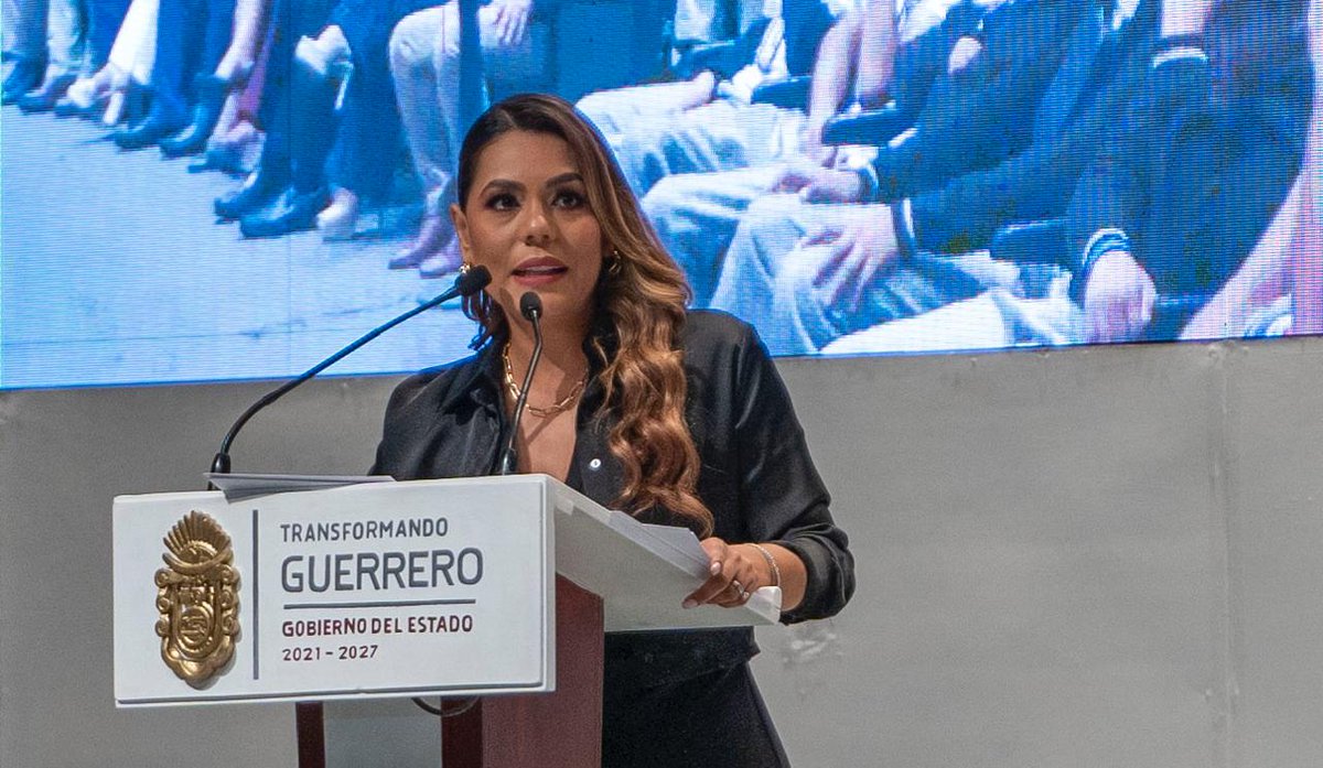 Camimex Oficial (@camimex_oficial) on Twitter photo Hoy, en el Auditorio Sentimiento de la Nación en Chilpancingo, Guerrero, fuimos testigos del inicio del Foro Guerrero Minero 2025, un espacio para fortalecer alianzas y generar desarrollo para la región. <a href="/KarenFlo25/">Karen Flores</a>, Directora General de CAMIMEX compartió una visión clara del Hoy, en el Auditorio Sentimiento de la Nación en Chilpancingo, Guerrero, fuimos testigos del inicio del Foro Guerrero Minero 2025, un espacio para fortalecer alianzas y generar desarrollo para la región. <a href="/KarenFlo25/">Karen Flores</a>, Directora General de CAMIMEX compartió una visión clara del