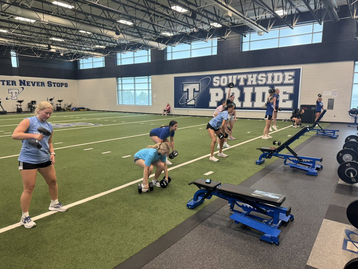 It’s GO TIME!! Day 1 of the 2025 Season! Our FAVORITE TIME! Let’s GOOOOO 💪🏻🏋️‍♀️🏃‍♀️! Today WE GOT BETTER! #owntheoutcome #southsidepride @pls_activities @plshstitans