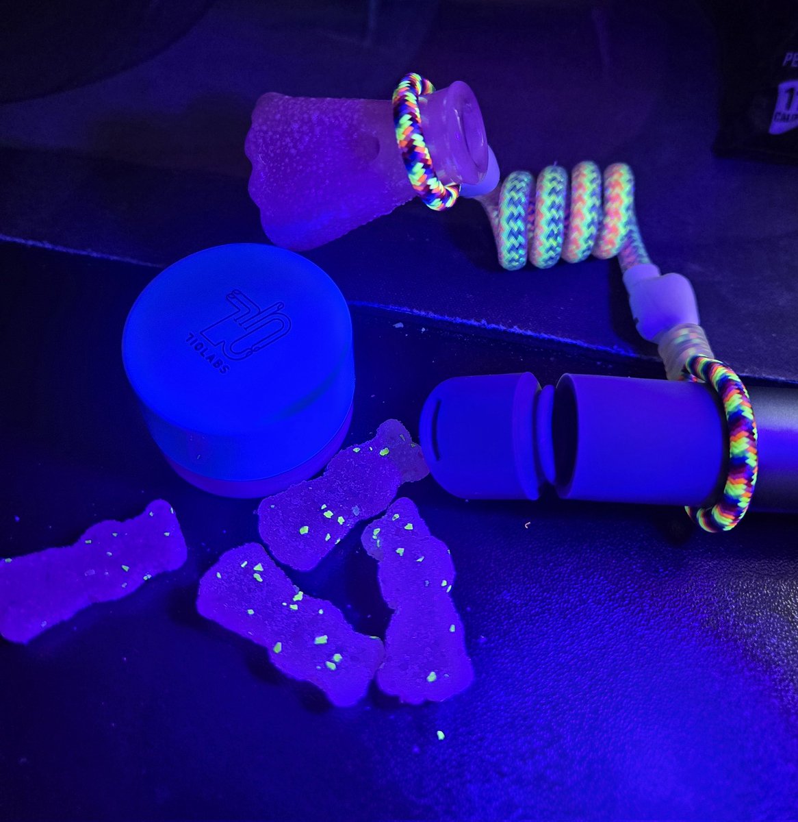 I like when my candy matches my weed esthetic 💖🍯