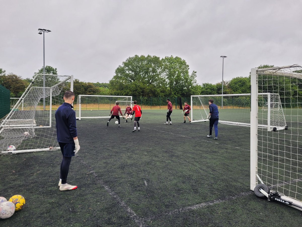 Louis Hrebeniak (@louishrebeniak) on Twitter photo Busy day hosting another sold out <a href="/StevenageYouth/">Stevenage FC Academy</a> GK Experience and GDP open session! 🔥
As always, great to have so many local grassroots goalies training alongside our Academy lads despite the rain and our full-time GDP players developing their coaching skills 🧤⚽️ Busy day hosting another sold out <a href="/StevenageYouth/">Stevenage FC Academy</a> GK Experience and GDP open session! 🔥
As always, great to have so many local grassroots goalies training alongside our Academy lads despite the rain and our full-time GDP players developing their coaching skills 🧤⚽️