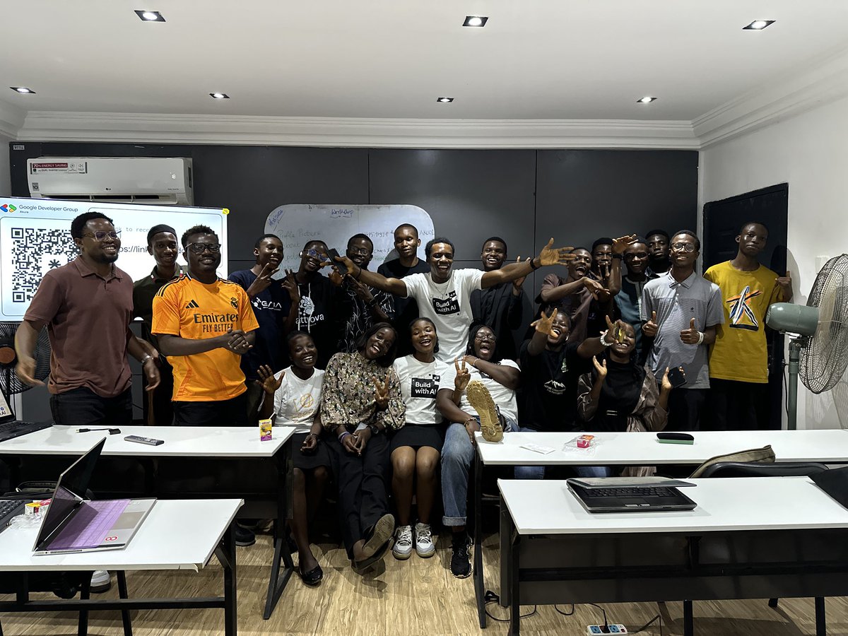 gdg_akure's tweet image. Thank you to everyone who showed up, learned, built, connected, and brought the energy to #BuildWithAIAkure2025 🔥🧑‍🍳

This is what it looks like when brilliant minds come together to explore the future 💪

We’re just getting started, let’s keep building 🧑‍💻

#GDGAkure #Buildwithai
