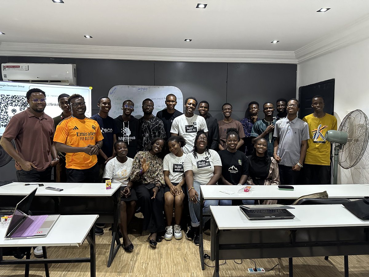 gdg_akure's tweet image. Thank you to everyone who showed up, learned, built, connected, and brought the energy to #BuildWithAIAkure2025 🔥🧑‍🍳

This is what it looks like when brilliant minds come together to explore the future 💪

We’re just getting started, let’s keep building 🧑‍💻

#GDGAkure #Buildwithai