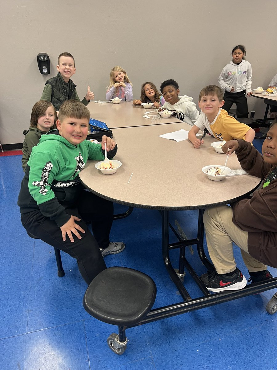 The Astros worked hard meeting and exceeding their IREAD-3 goal! Today we celebrated with ice cream sundaes! 🍨📖