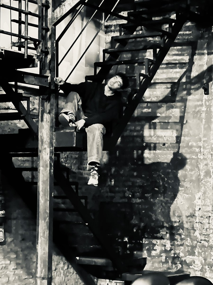 *EN ZAPATILLAS*
de Monica Jurjevcic

*TERCER TEMPORADA*
Ahora los VIERNES 20hs en @espacio_callejon
(Humahuaca 3759) 📍

Conseguí tus entradas: publico.alternativateatral.com/entradas91813-…

Una producción y adaptación de @craneoteatro 💡