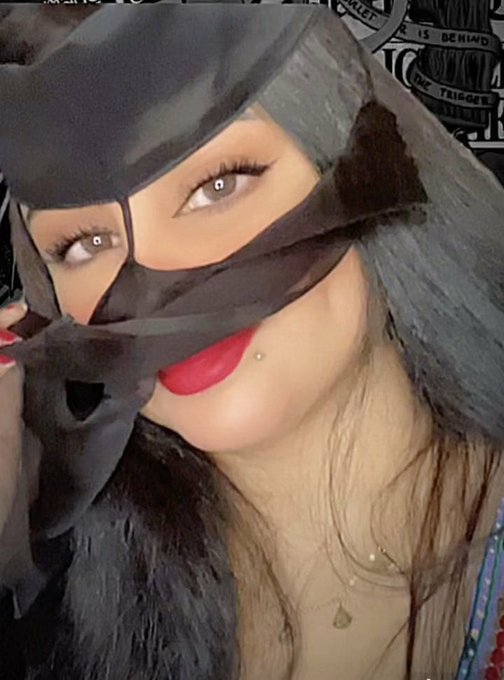 ابغى عسل ابيض ؟

 الي يعرف يعلمني..🤭🌹