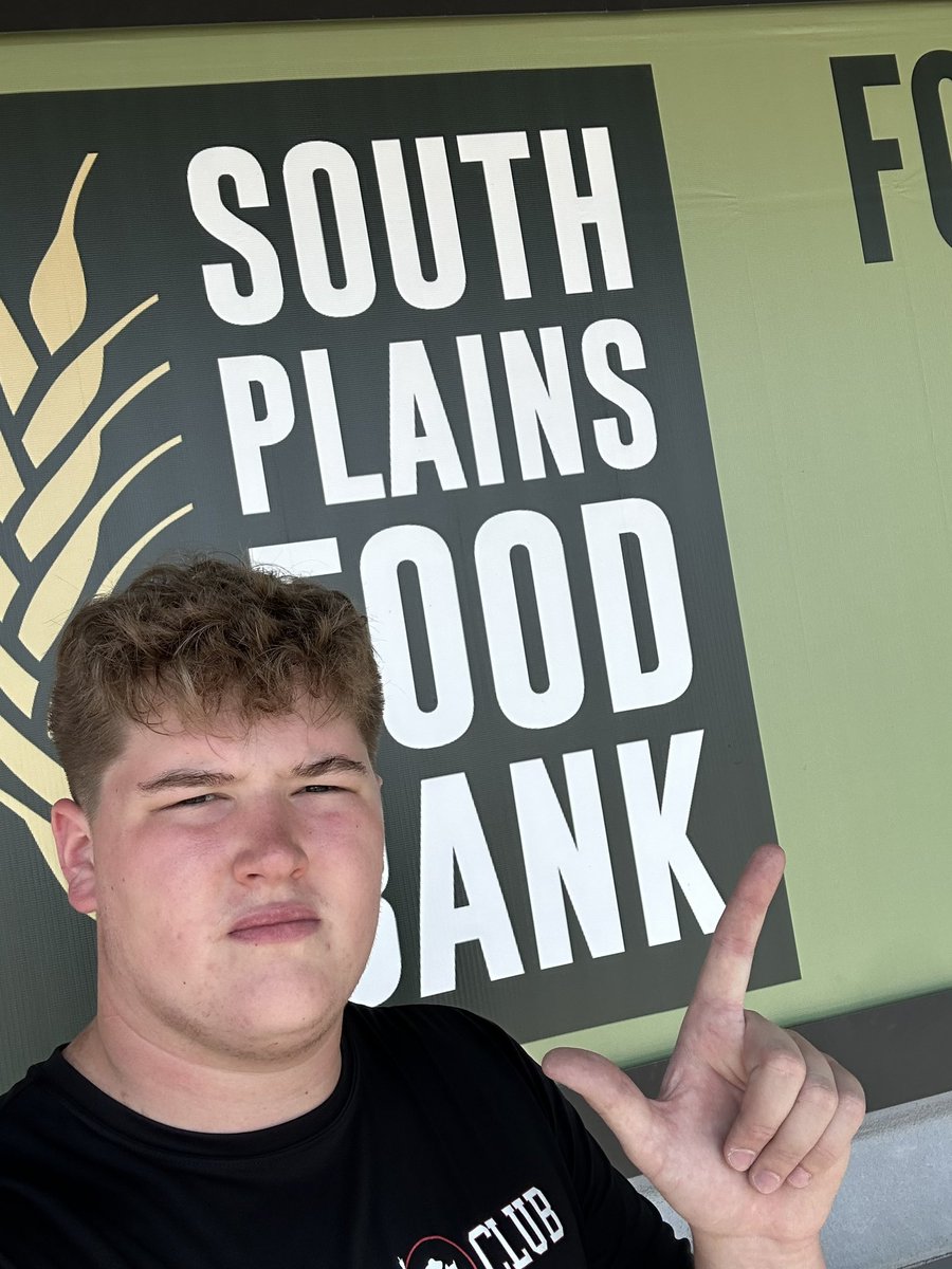 Beyond blessed to help out at the food bank today! <a href="/MatadorClubOrg/">The Matador Club</a>