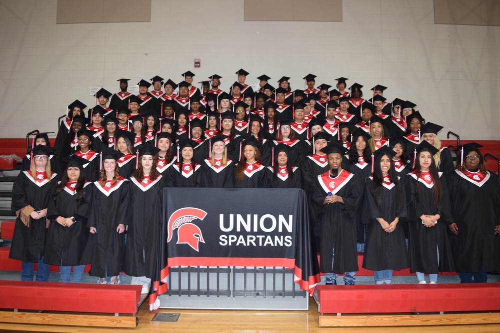Union High School's Class of 2025 Graduation Ceremony sampson.k12.nc.us/o/scs/article/…