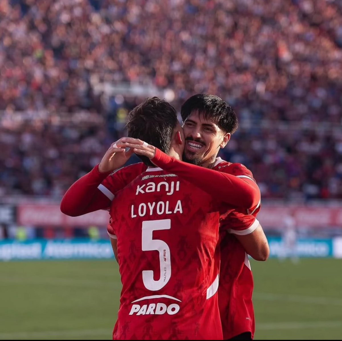 Hoy juega Independiente. 
Hoy juegan Lomonaco y Loyola.
Hoy puede ser la última vez que vistan la camiseta del Rojo en mucho tiempo.
El que va a la cancha, aplauda muchísimo a estos dos tipos.
Eternamente gracias Kevin.
Eternamente gracias Felipe.
INDEPENDIENTE ES SU CASA.