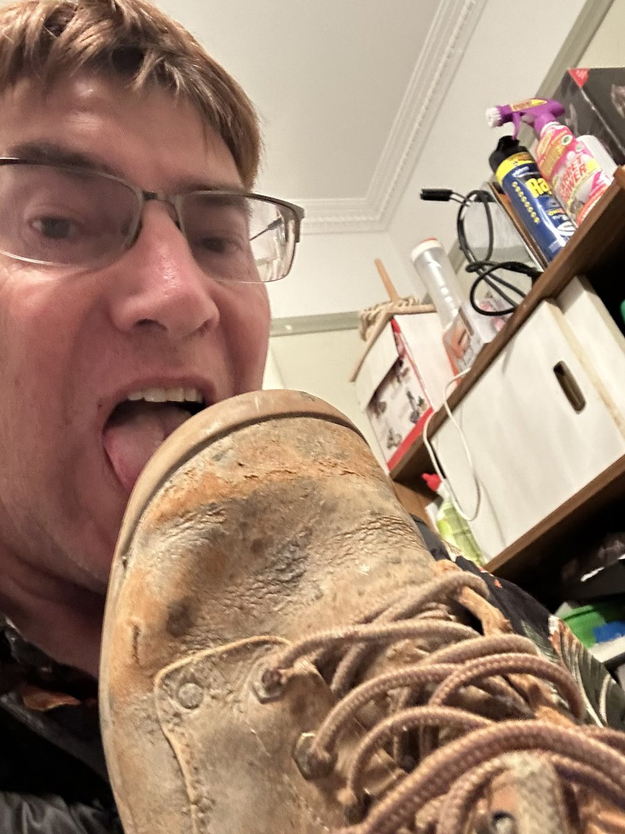 Who else is going to be my cash slave and pay to lick my boots. <a href="/AshP1g/">Doormat</a> showing how it's done.