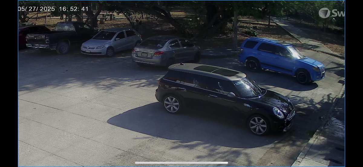 ⁦<a href="/TransitoBJ/">Tránsito de Cancún</a>⁩ ⁦<a href="/anapatyp/">Ana Patricia Peralta</a>⁩ ⁦<a href="/novedadesqroo/">Novedades de Quintana Roo</a>⁩ ⁦<a href="/CancunSOS/">CancunSOS</a>⁩ ⁦<a href="/cancunalminut0/">Cancún al Minuto Oficial ⏰</a>⁩ autos mal estacionados obstruyendo calle Pecari SM 20 frente a oficinas antiguas de Detechos Humanos , pueden venir por favor a despejar ?