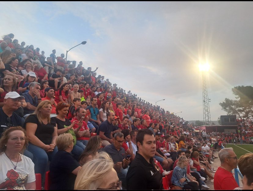 JParada7's tweet photo. Se acabó la temporada 24/25. 

Agradecer el cariño y apoyo que siempre recibí del club @cdcieza_ su gente, compañeros y cuerpo técnico (Paco, Andrés, Narci y Antonio) desde aquí mandar muchísimos ánimo, estoy convencido de que el club lo va a conseguir!! 

Un espartero más ❤️ https://t.co/k1OKIsZd9C