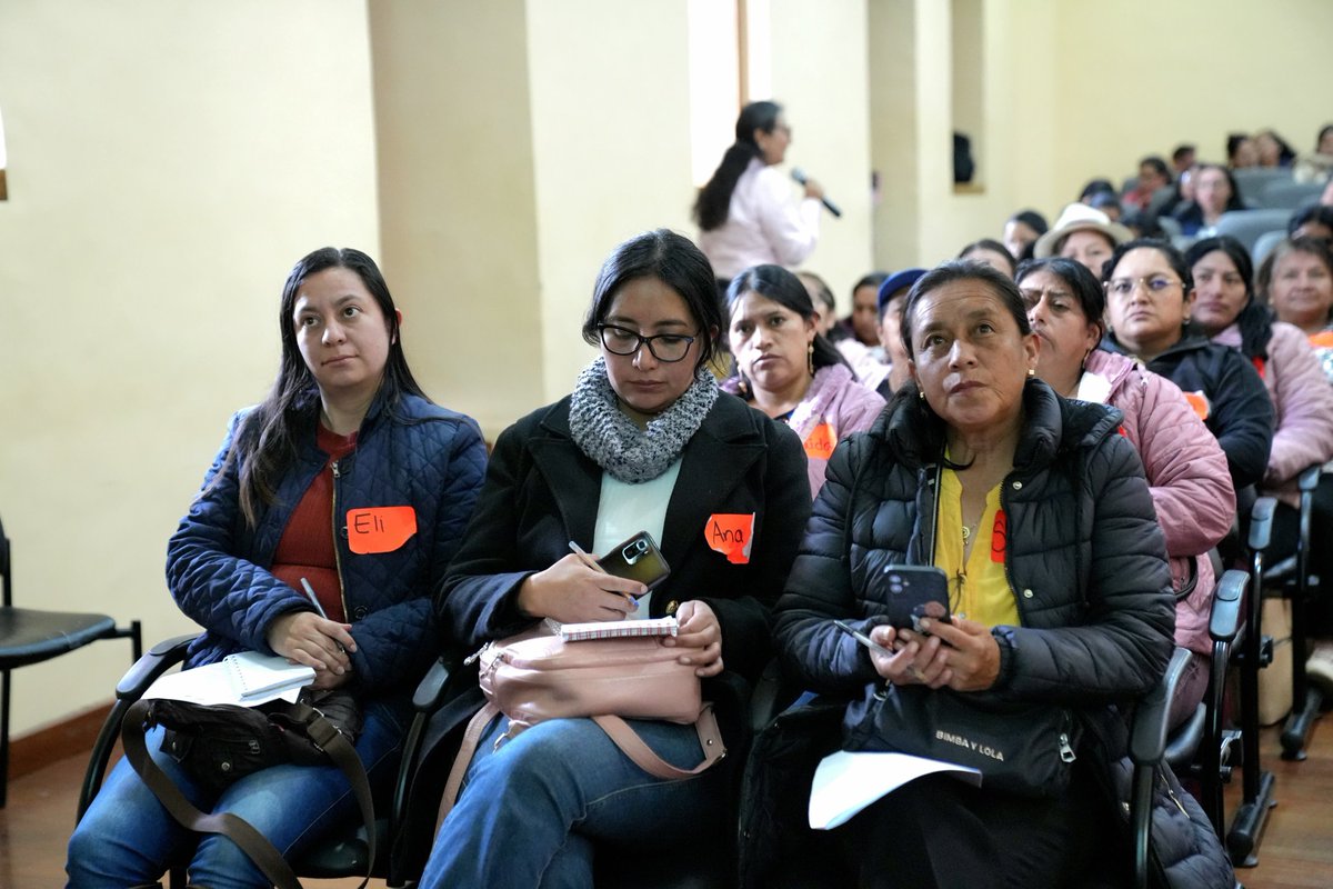 Prefectura de Azuay (@azuayprefectura) on Twitter photo Promovemos la equidad de género. 👩🌾👩🏻🦱👷♀️
🤝 En colaboración con <a href="/ITC_SheTrades/">ITC SheTrades</a> y <a href="/GIZEcuador/">GIZ Ecuador</a> se desarrolló el Taller de Contratación Pública con Enfoque de Género. Promovemos la equidad de género. 👩🌾👩🏻🦱👷♀️
🤝 En colaboración con <a href="/ITC_SheTrades/">ITC SheTrades</a> y <a href="/GIZEcuador/">GIZ Ecuador</a> se desarrolló el Taller de Contratación Pública con Enfoque de Género.