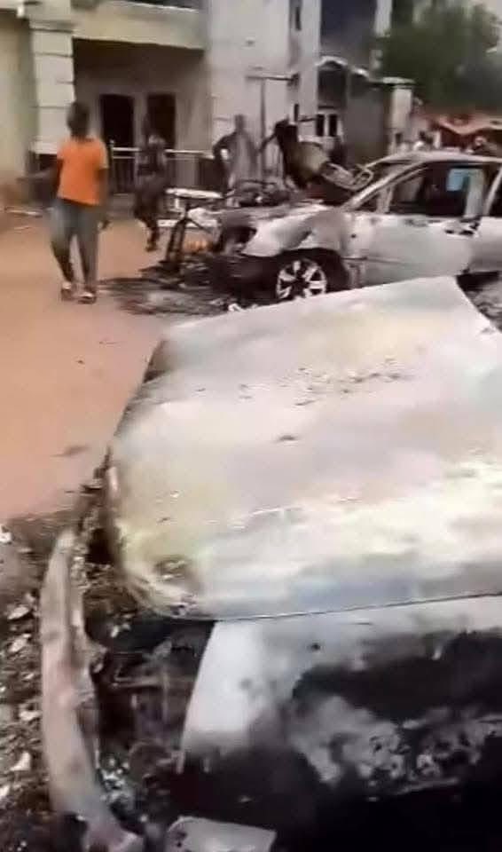 Popular Enugu Native Doctor Caught By Villagers After K!dnapping And Bury!ng Pregnant Woman, Mother And Others Al!ve In His House—The Soakaway P!t In His House Was Filled With Decomp0s!ng Remains Of His Victims.
