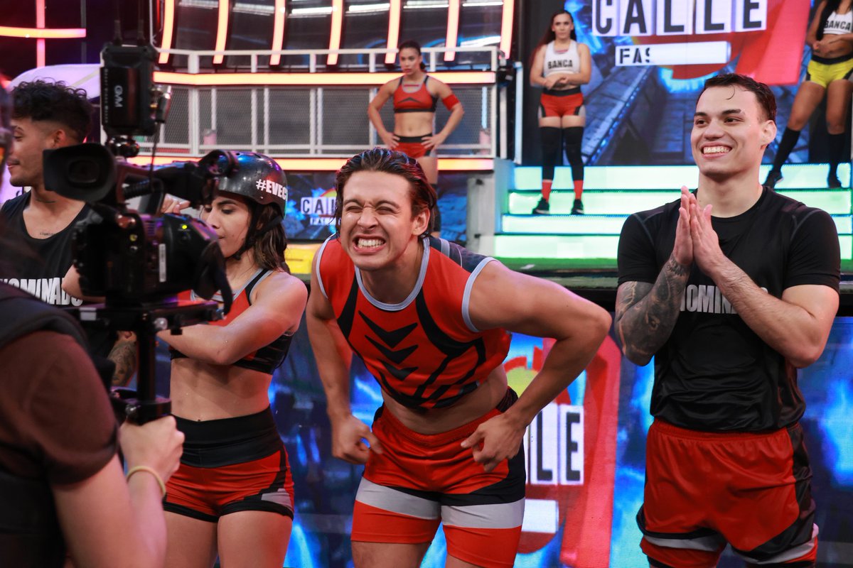 Calle_7PY's tweet image. #AthosC7 es salvado por su team 💪🏻🔥

#Calle7Fase1🔴🟡