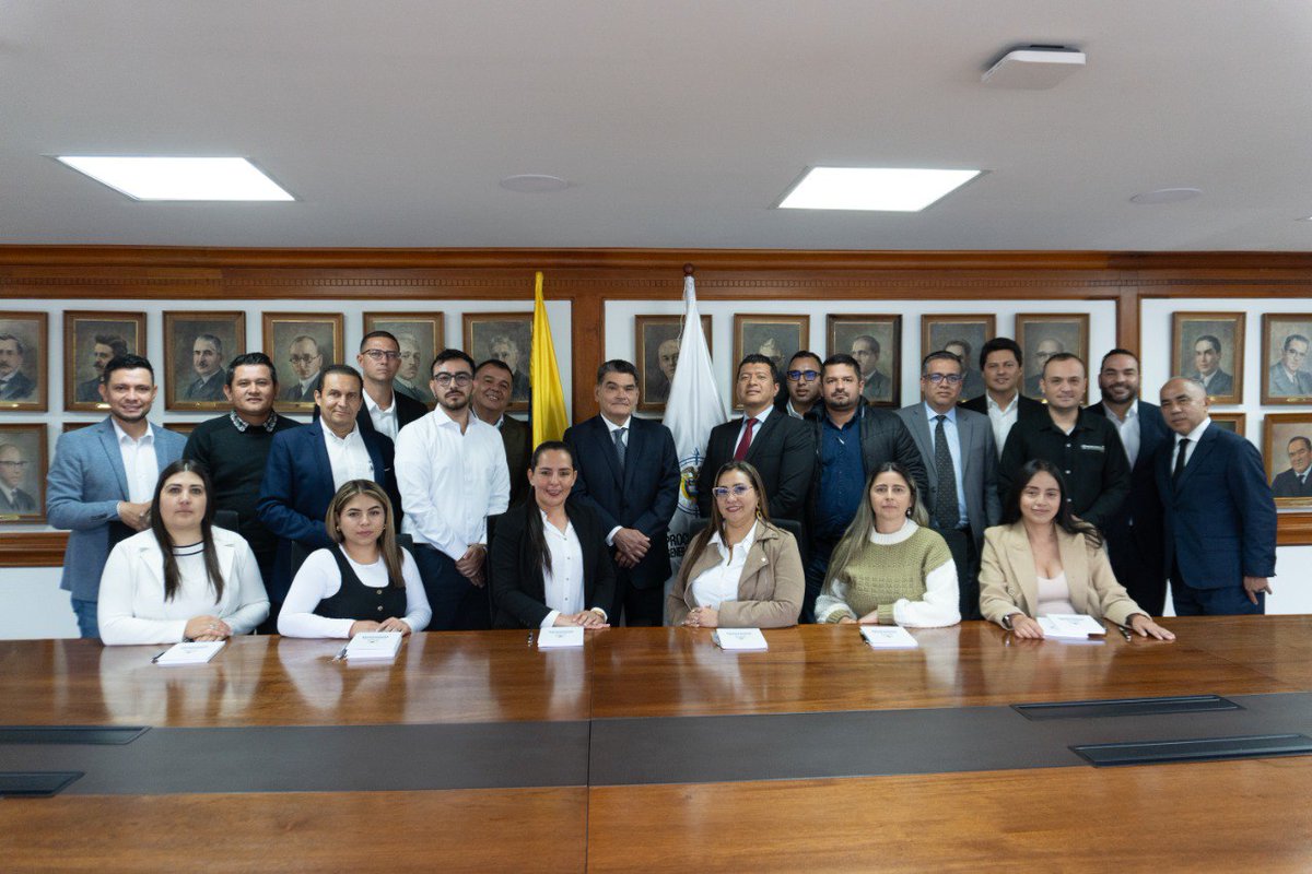 Federación Nacional de Personerías de Colombia (@fenalperco) on Twitter photo Primer encuentro con la <a href="/PGN_COL/">Procuraduría General de la Nación</a> para iniciar un trabajo conjunto en temas que permitan mejorar la labor de los Personeros. Primer encuentro con la <a href="/PGN_COL/">Procuraduría General de la Nación</a> para iniciar un trabajo conjunto en temas que permitan mejorar la labor de los Personeros.