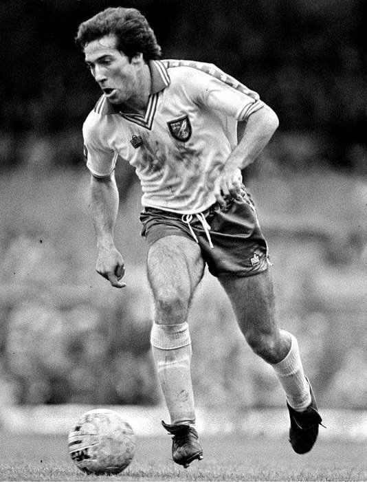 fussballgeekz's tweet photo. Unremembered Footballers Gallery

Defender, Dražen Mužinić joined #NorwichCity from #HajdukSplit for 300K in 1980. Voted #Yugoslavian Player of the Year in 1977, his time in #Norfolk failed to impress the locals, his contract cancelled in 1982 after just 30 appearances in 💛💚. https://t.co/DjRemV4Qzv