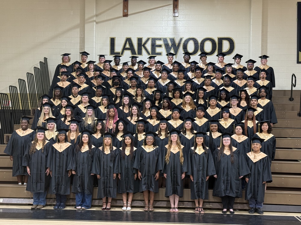 Lakewood High School's Class of 2025 Graduation Ceremony sampson.k12.nc.us/o/scs/article/…