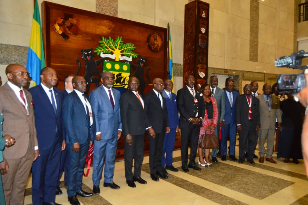 𝐒𝐨𝐜𝐢𝐞́𝐭𝐞́🇬🇦| Le ministère de la Santé ambitionne d'ouvrir les centres régionaux de transfusion sanguine dans l'Estuaire, le Haut-Ogooué, la Ngounié, l'Ogooué Ivindo et le Woleu-Ntem, selon le Ministre, Adrien Mougougou.

𝐿'𝑎𝑟𝑡𝑖𝑐𝑙𝑒 𝑖𝑐𝑖👉: assemblee-nationale.ga/1-actualites-/…