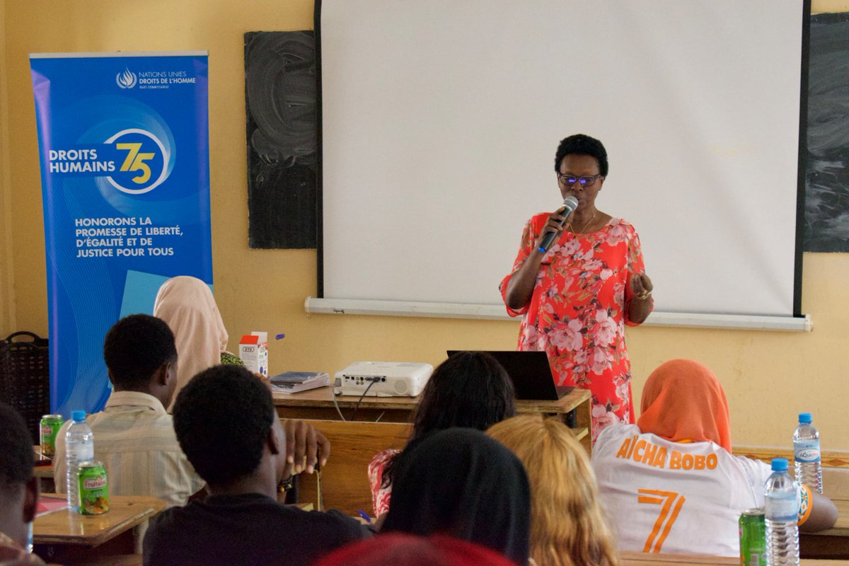 Onudhguinee's tweet image. 27-05-25: @Onudhguinee poursuit sa série de formations destinées aux #CUDH à l’Université Mohamed 6, réunissant une cinquantaine de jeunes étudiants formés sur les DH et les instruments internationaux de protection des DH en présence du Recteur et du Secrétaire général.