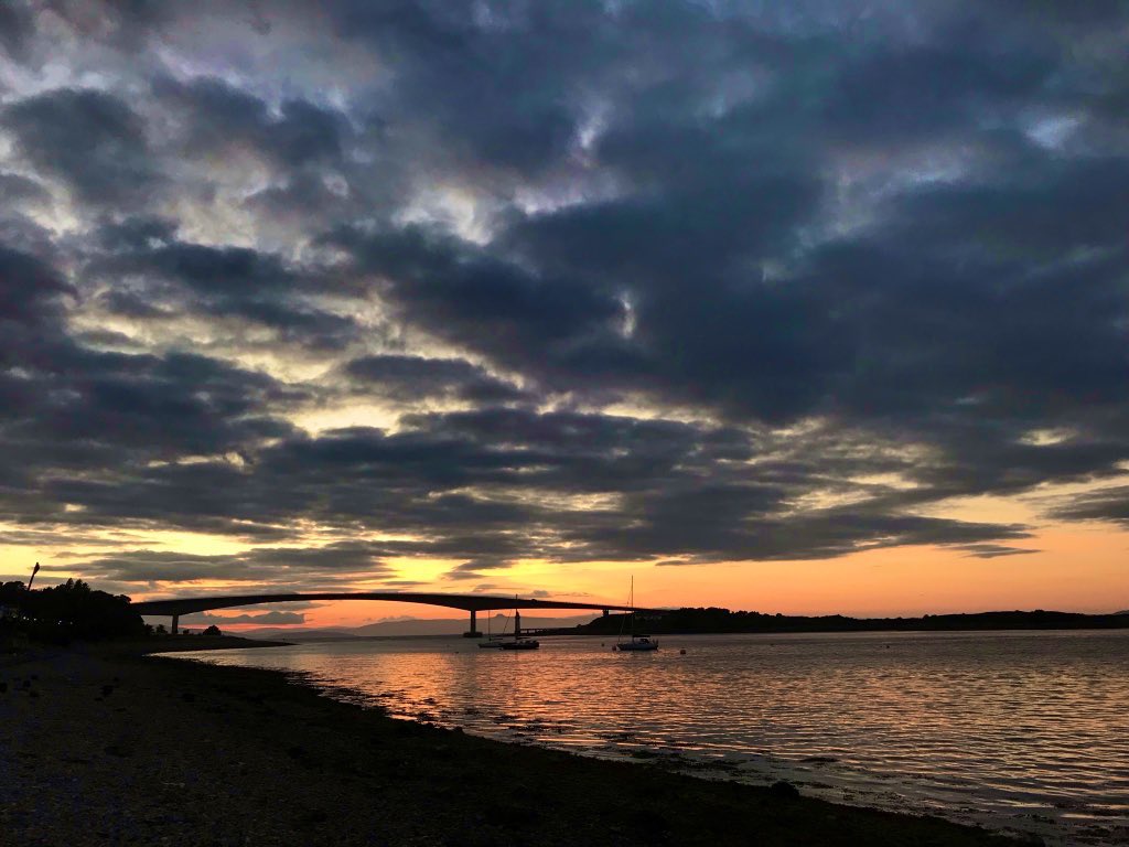 Sunset - Skye Bridge, Isle of Skye #Scotland 🏴󠁧󠁢󠁳󠁣󠁴󠁿 brutal Midgies tonight.. forget how bad they can be.. 🦟