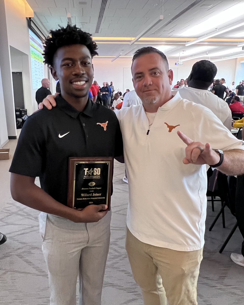 Just WJAY M.ED (@wjay13) on Twitter photo Willard III was presented this morning with the Norman Richardson Memorial Scholarship from <a href="/TASOHoustonFB/">TASO Houston FB</a>
Each one of his head coaches he had at Dobie was there. Three coaches who have made an impact on his life. Not only as a football player but a young man. We thank you! Willard III was presented this morning with the Norman Richardson Memorial Scholarship from <a href="/TASOHoustonFB/">TASO Houston FB</a>
Each one of his head coaches he had at Dobie was there. Three coaches who have made an impact on his life. Not only as a football player but a young man. We thank you!